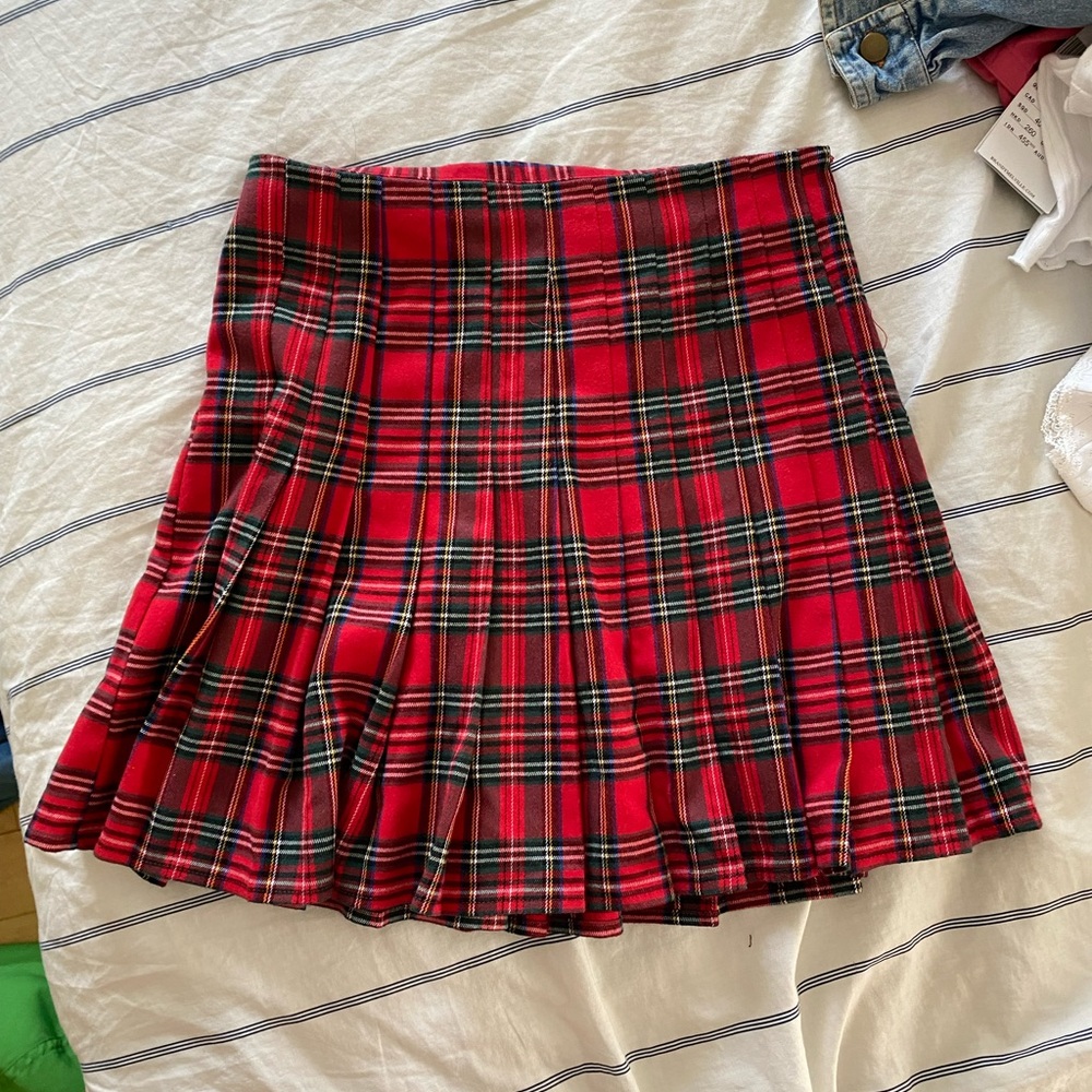 Pleated plaid tennis skirt red